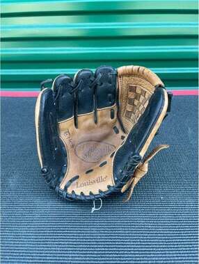 Louisville Slugger Genesis 1884 GENB950 9.5" Youth Baseball Glove LHT